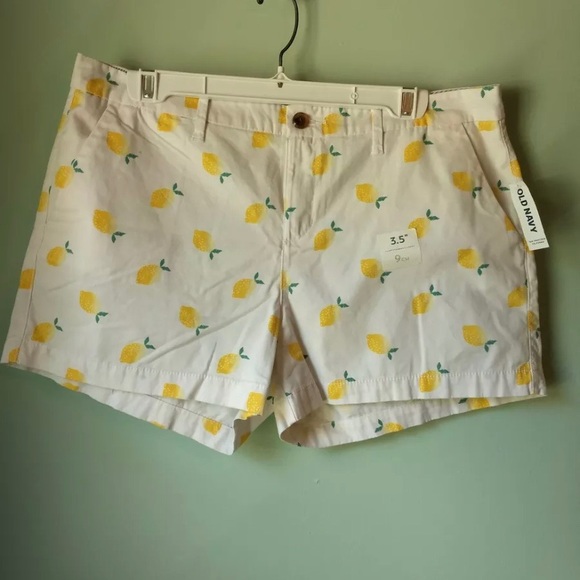 Old navy shorts size 12 - Picture 3 of 6